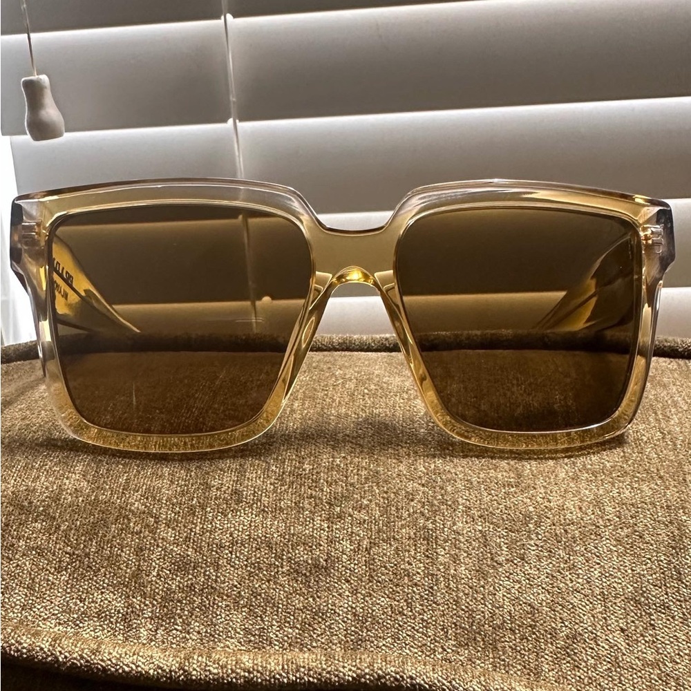 Prada sunglasses - Picture 3 of 10
